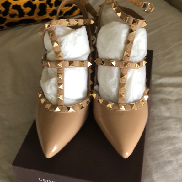 Arturo Chiang Shoes - The Famous Arturo Chang Nude Stud Heel